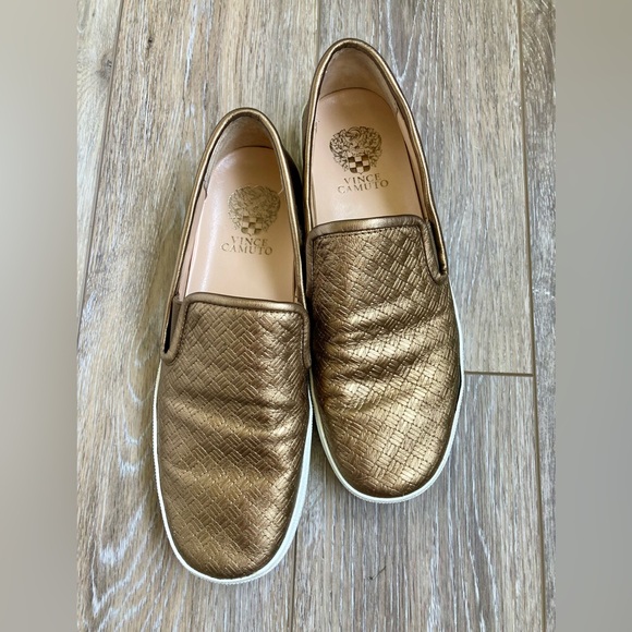 Vince Camuto Gold Loafer 9 - Picture 5 of 9